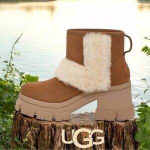 UGG Brooklyn Sunburst Waterproof Platform Bootie Size 9  S/N 1145710 Chestnut